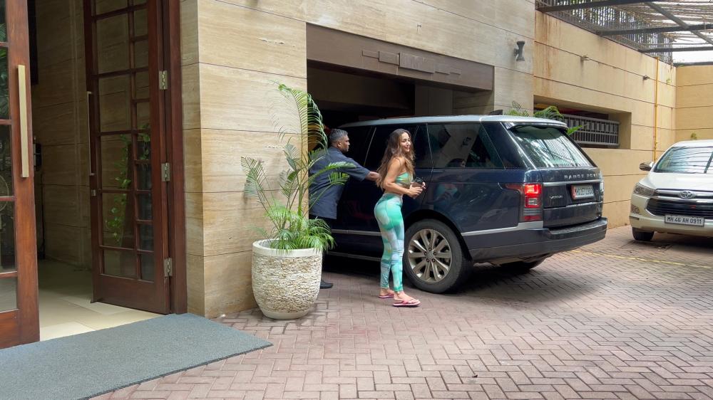 malaika-arora-was-spotted-in-bandra-turning-heads-with-her-effortless-style-and-grace